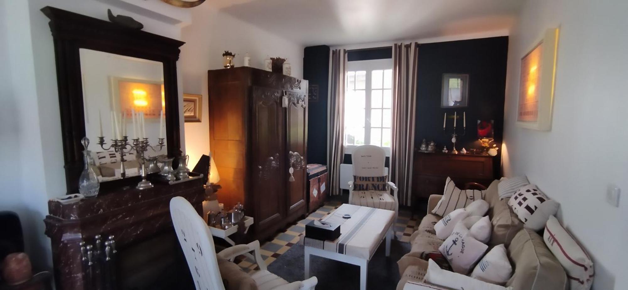 Une Chambre En Ville Domfront  Bagian luar foto